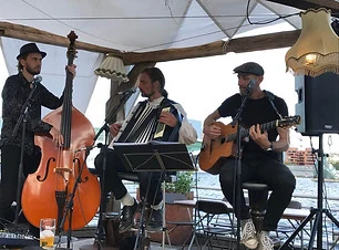 AÌRETAK_-_Stringswing.jpg